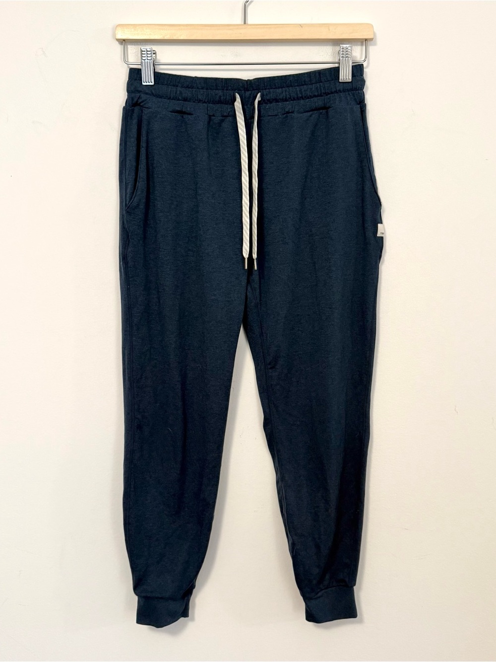 Vuori Women’s Performance Drawstring Jogger VW303